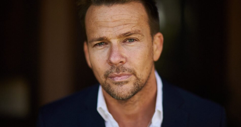 is Sean Patrick Flanery christian for real